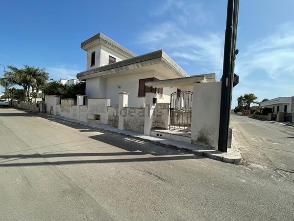 casa indipendente in vendita a Racale