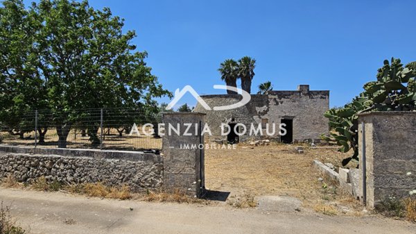 casale in vendita a Racale