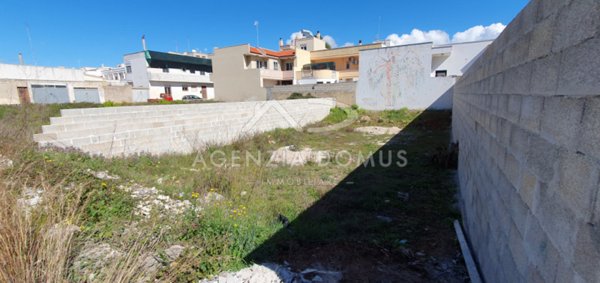 terreno in vendita a Racale