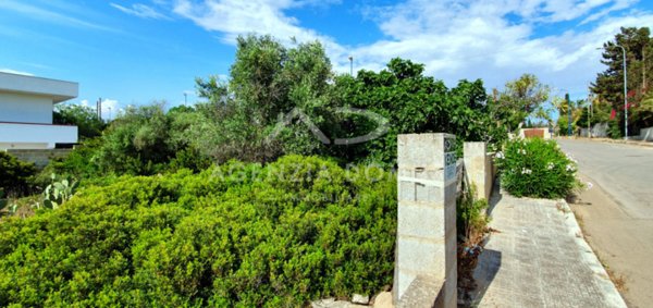 casa indipendente in vendita a Racale in zona Torre Suda