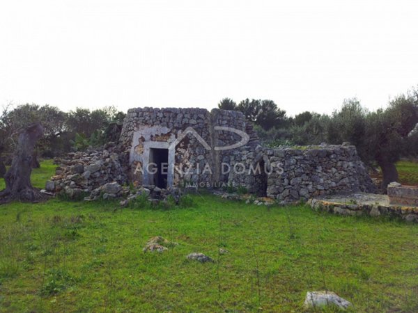 trullo in vendita a Racale in zona Torre Suda