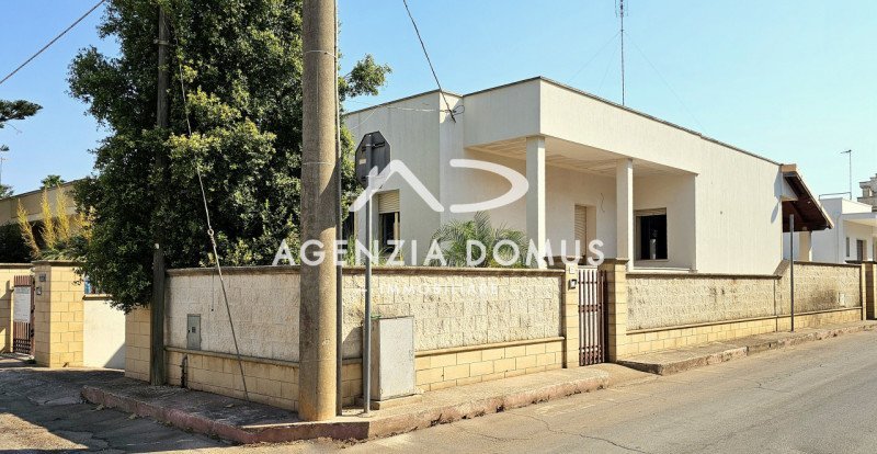 casa indipendente in vendita a Racale