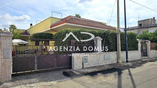 casa indipendente in vendita a Racale