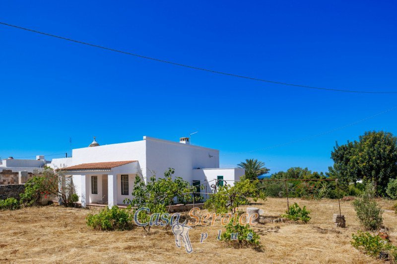 casa indipendente in vendita a Racale in zona Torre Suda