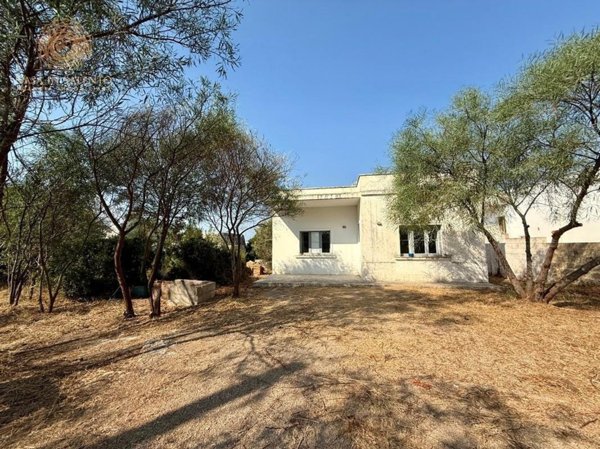 casa indipendente in vendita a Racale in zona Torre Suda