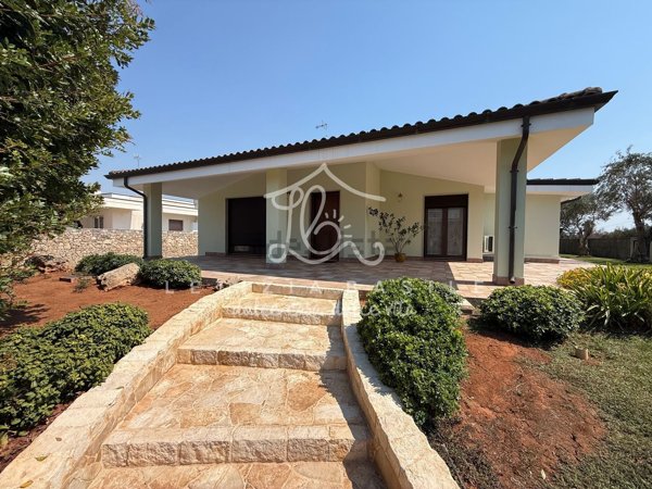 casa indipendente in vendita a Racale