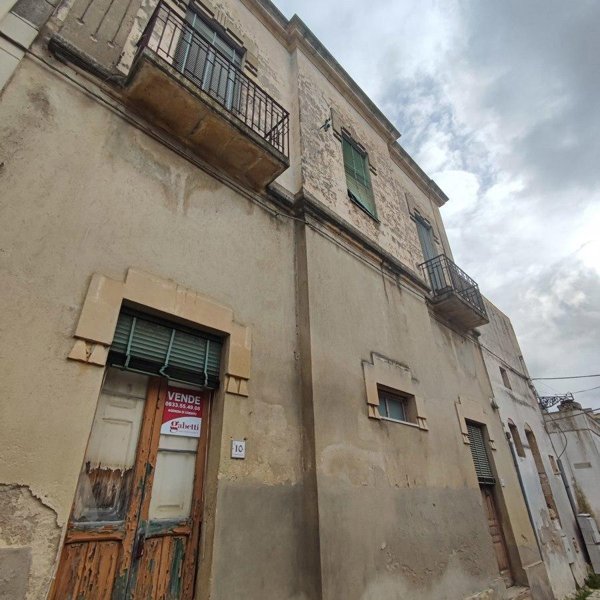 casa indipendente in vendita a Ruffano in zona Torrepaduli