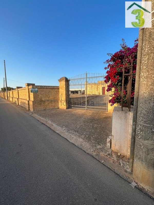casa indipendente in vendita a Ruffano in zona Torrepaduli