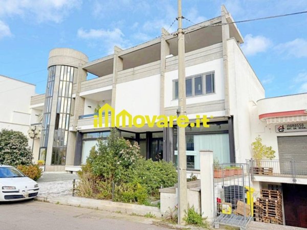negozio in vendita a Ruffano in zona Torrepaduli