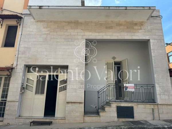 casa indipendente in vendita a Ruffano in zona Torrepaduli