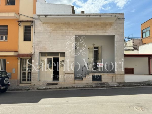 casa indipendente in vendita a Ruffano in zona Torrepaduli