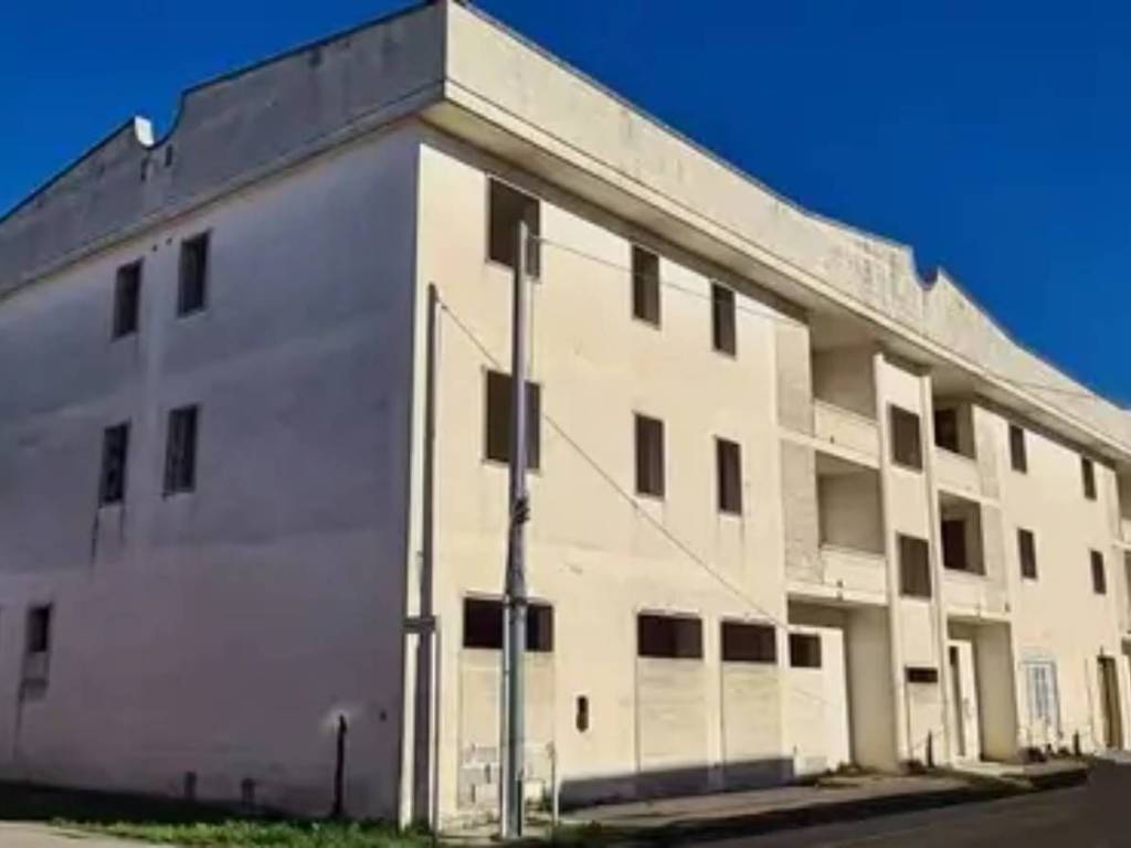 intera palazzina in vendita a Salice Salentino