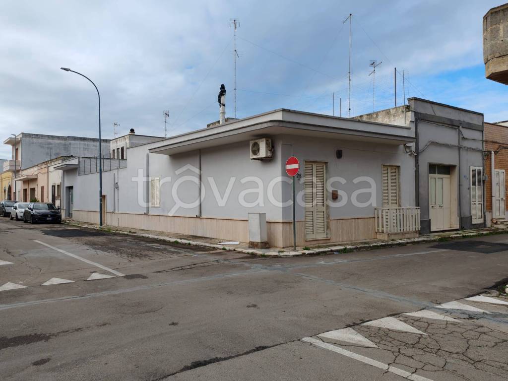 casa indipendente in vendita a Salice Salentino