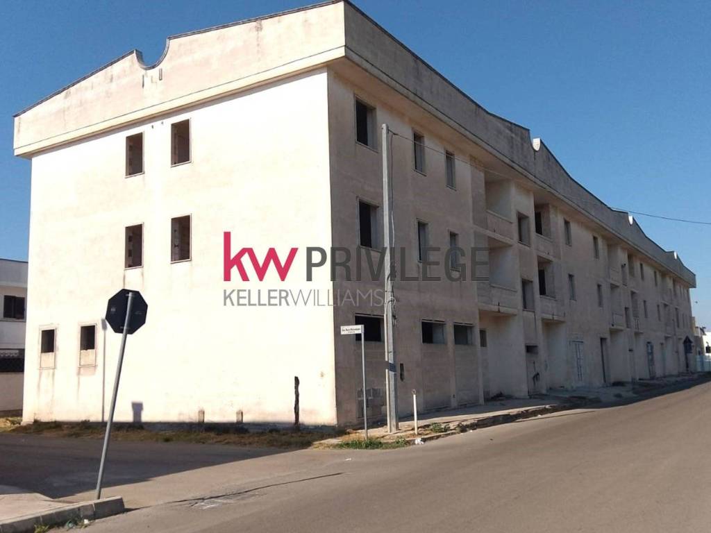 locale commerciale in vendita a Salice Salentino