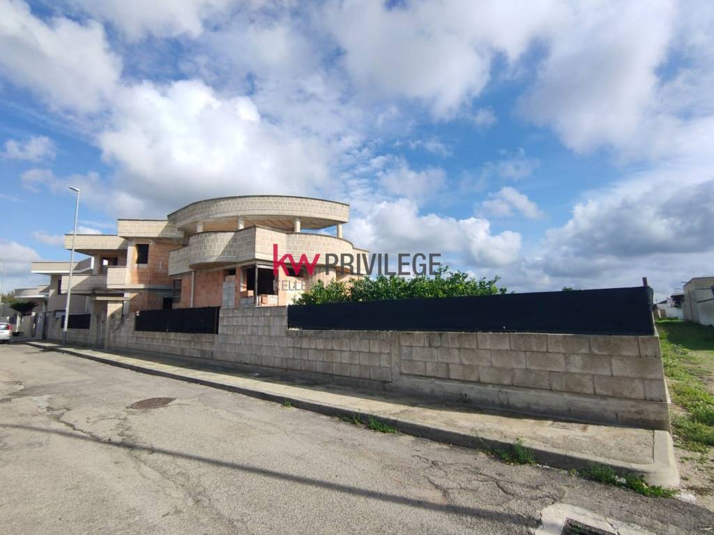 casa indipendente in vendita a Salice Salentino