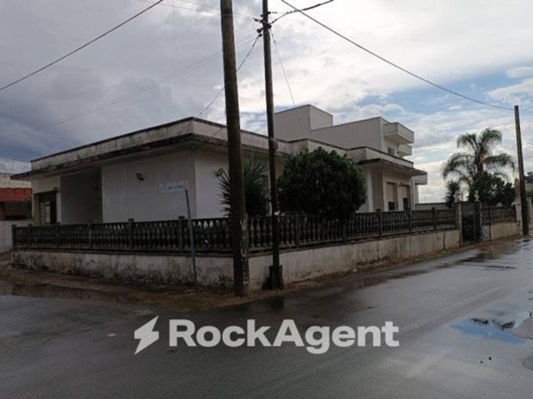 casa indipendente in vendita a Salice Salentino