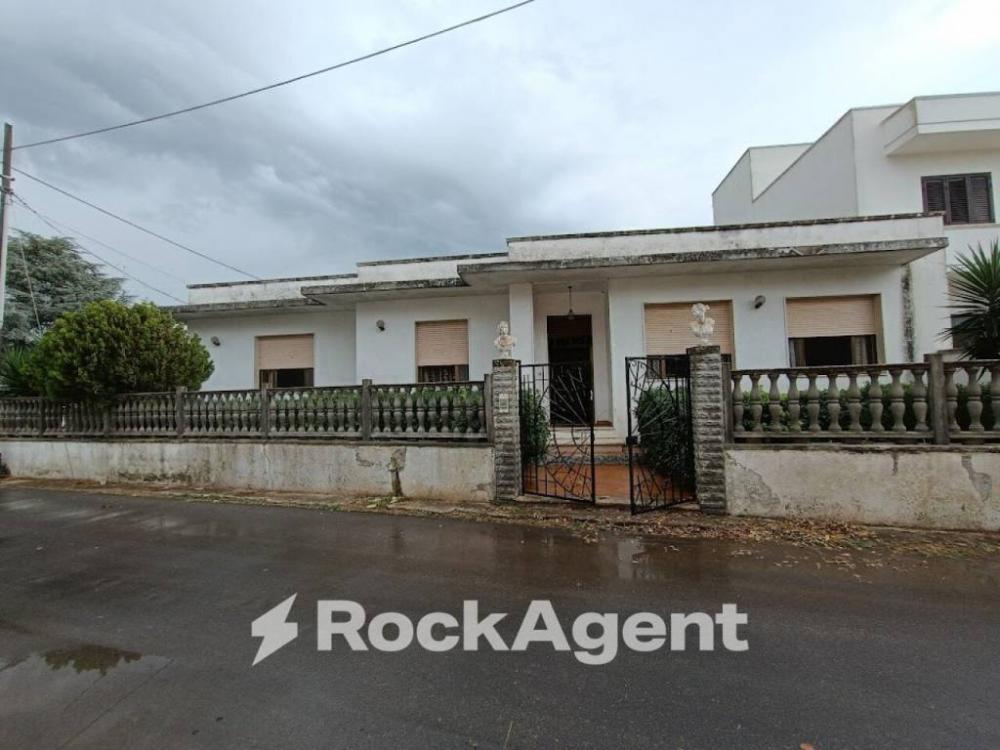 casa indipendente in vendita a Salice Salentino
