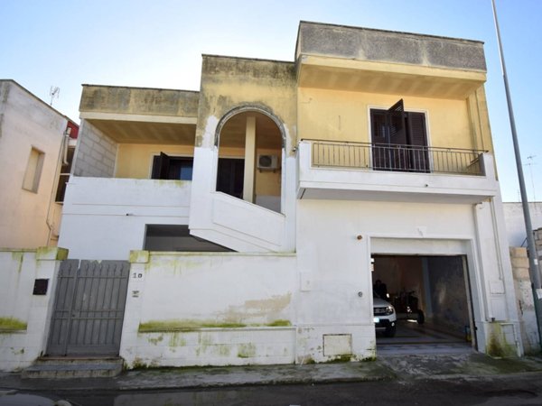 casa indipendente in vendita a Salice Salentino
