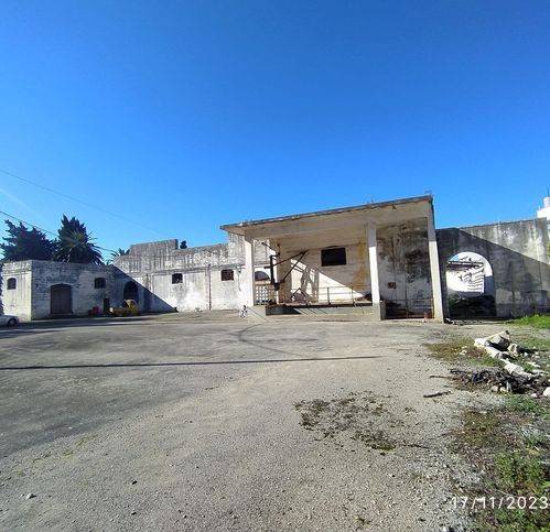 locale commerciale in vendita a Salice Salentino