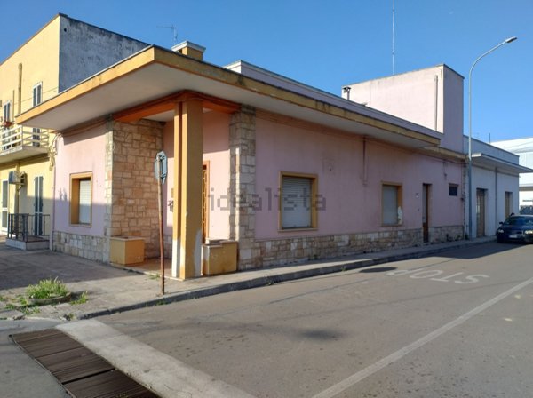 casa indipendente in vendita a Salice Salentino