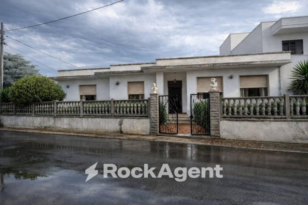 casa indipendente in vendita a Salice Salentino