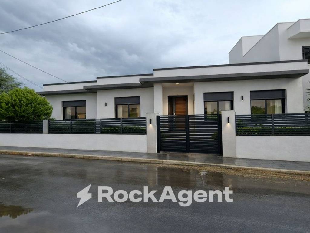 casa indipendente in vendita a Salice Salentino