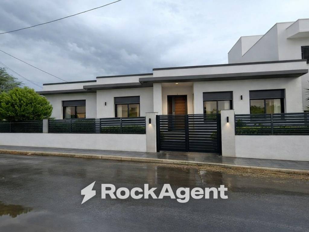 casa indipendente in vendita a Salice Salentino