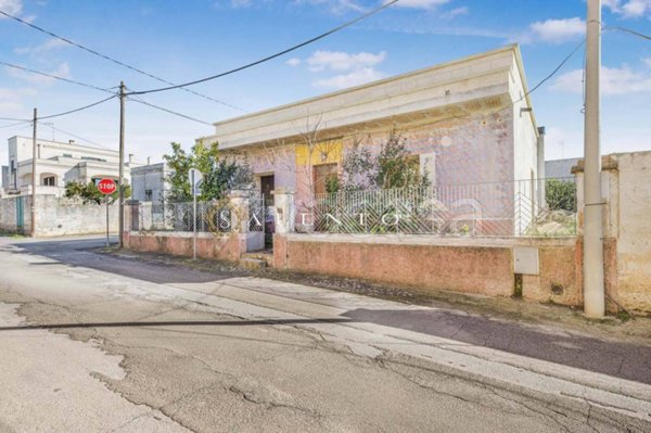 casa indipendente in vendita a Salve in zona Posto Vecchio