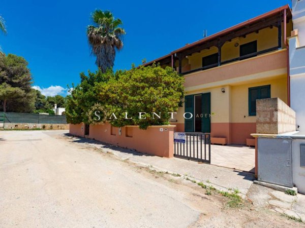 casa indipendente in vendita a Salve in zona Marina di Pescoluse