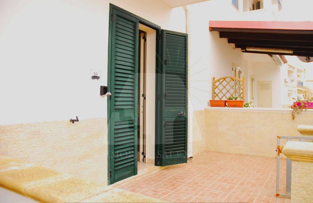 casa indipendente in vendita a Salve in zona Torre Pali