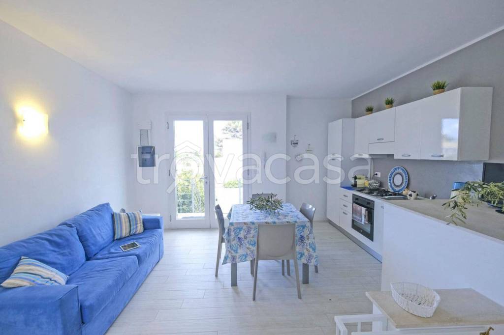 casa indipendente in vendita a Salve in zona Marina di Pescoluse