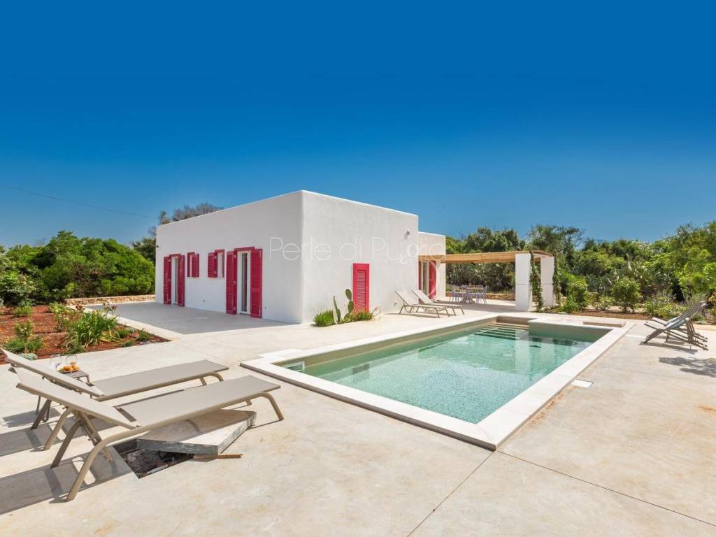 villa in vendita a Salve in zona Marina di Pescoluse