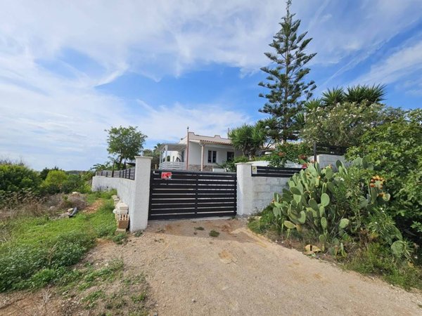 casa indipendente in vendita a Salve in zona Posto Vecchio