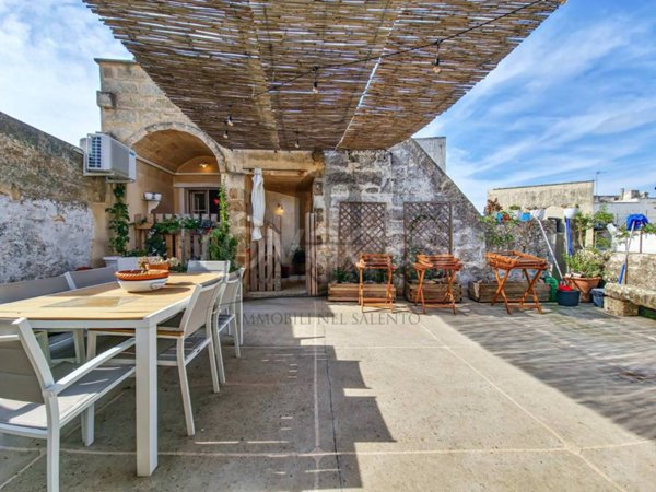 casa indipendente in vendita a Salve in zona Ruggiano