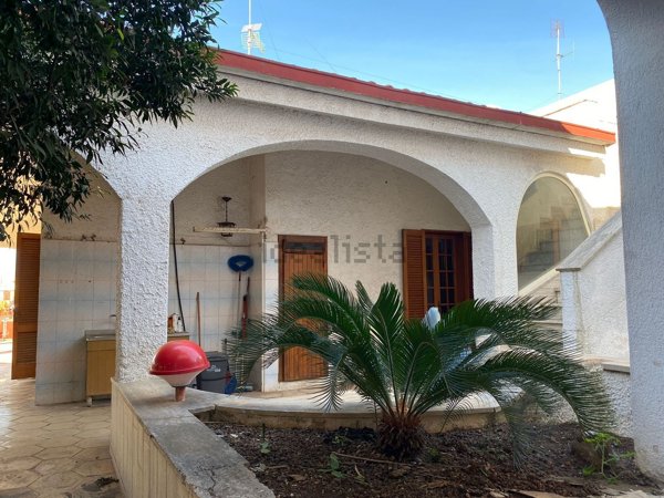 casa indipendente in vendita a Salve