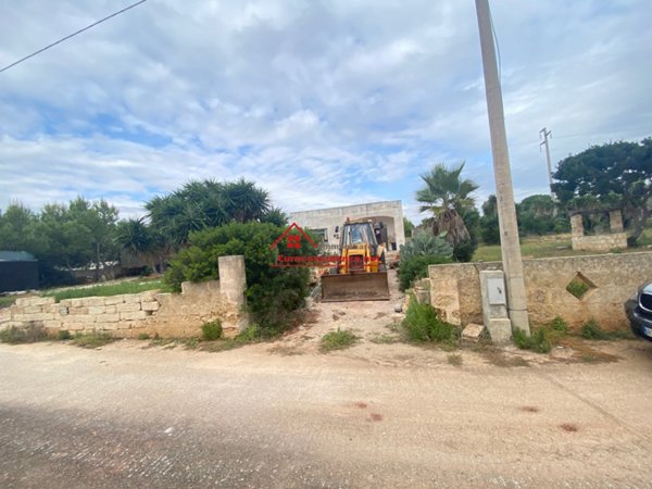 casa indipendente in vendita a Salve in zona Torre Pali