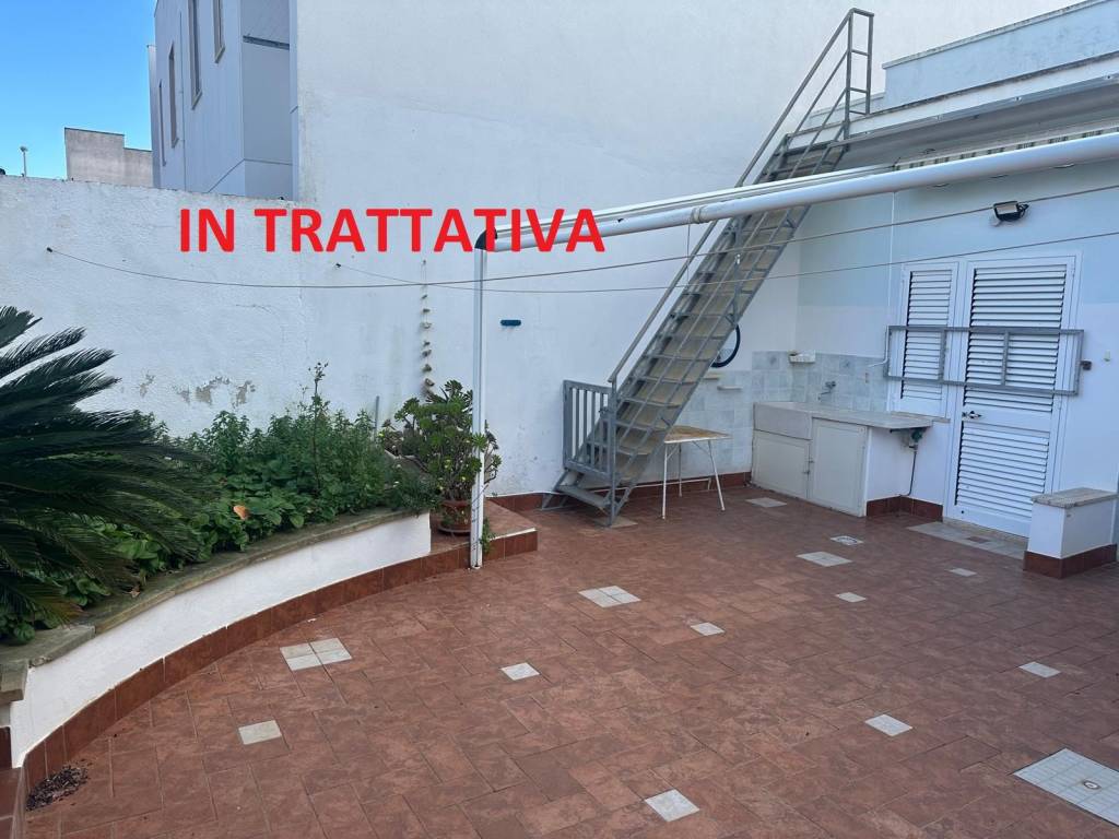 casa indipendente in vendita a Salve in zona Lido Marini