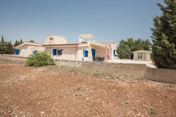 casa indipendente in vendita a Salve in zona Marina di Pescoluse