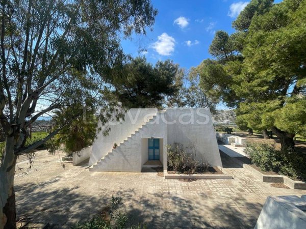 casa indipendente in vendita a Salve in zona Torre Pali