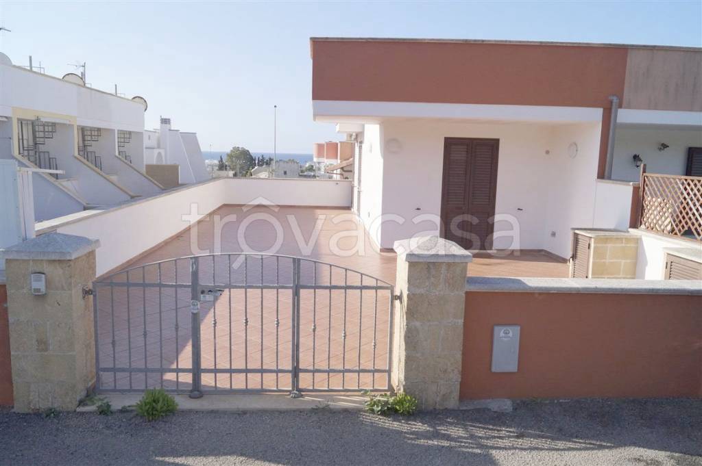 appartamento in vendita a Salve in zona Torre Pali
