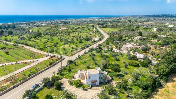 casa indipendente in vendita a Salve in zona Marina di Pescoluse