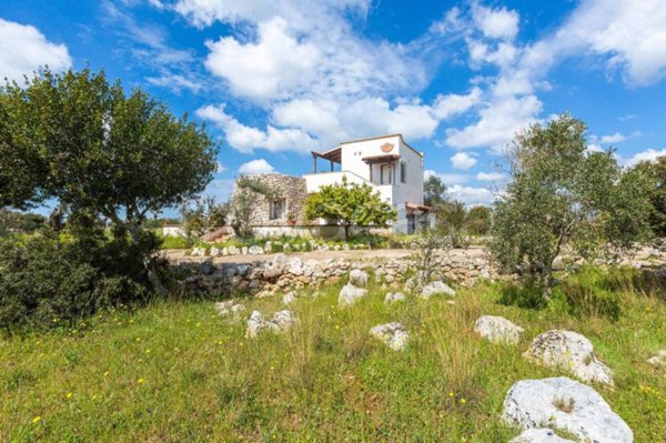 casa indipendente in vendita a Salve in zona Marina di Pescoluse