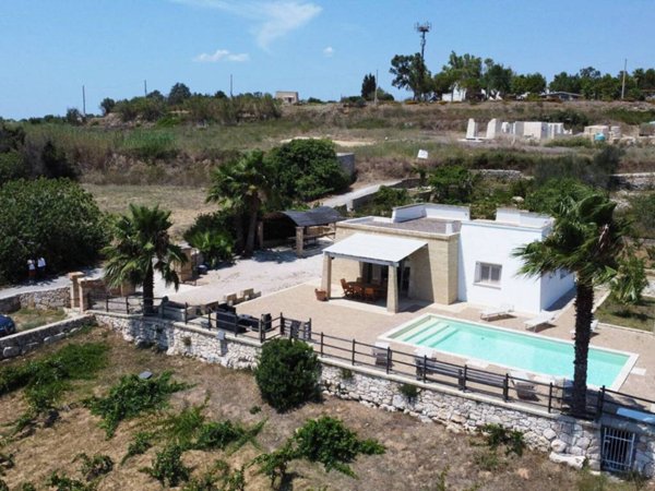 casa indipendente in vendita a Salve