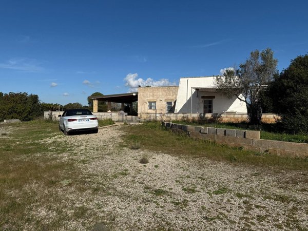 casa indipendente in vendita a Salve in zona Lido Marini