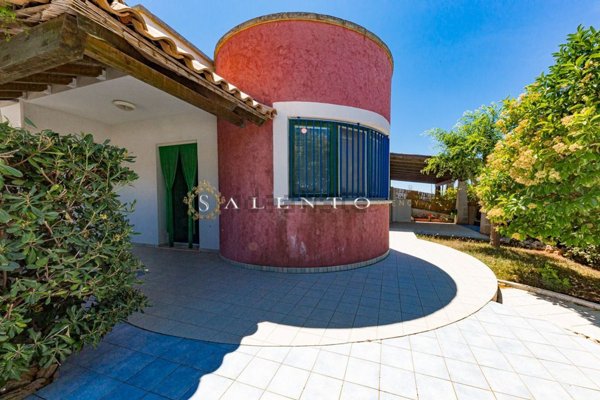 casa indipendente in vendita a Salve in zona Marina di Pescoluse