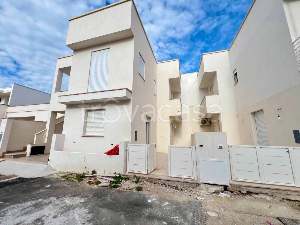 appartamento in vendita a Salve in zona Torre Pali