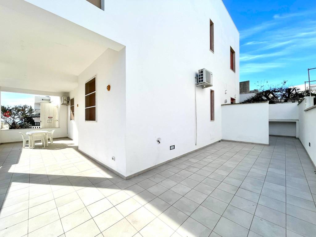 casa indipendente in vendita a Salve in zona Lido Marini