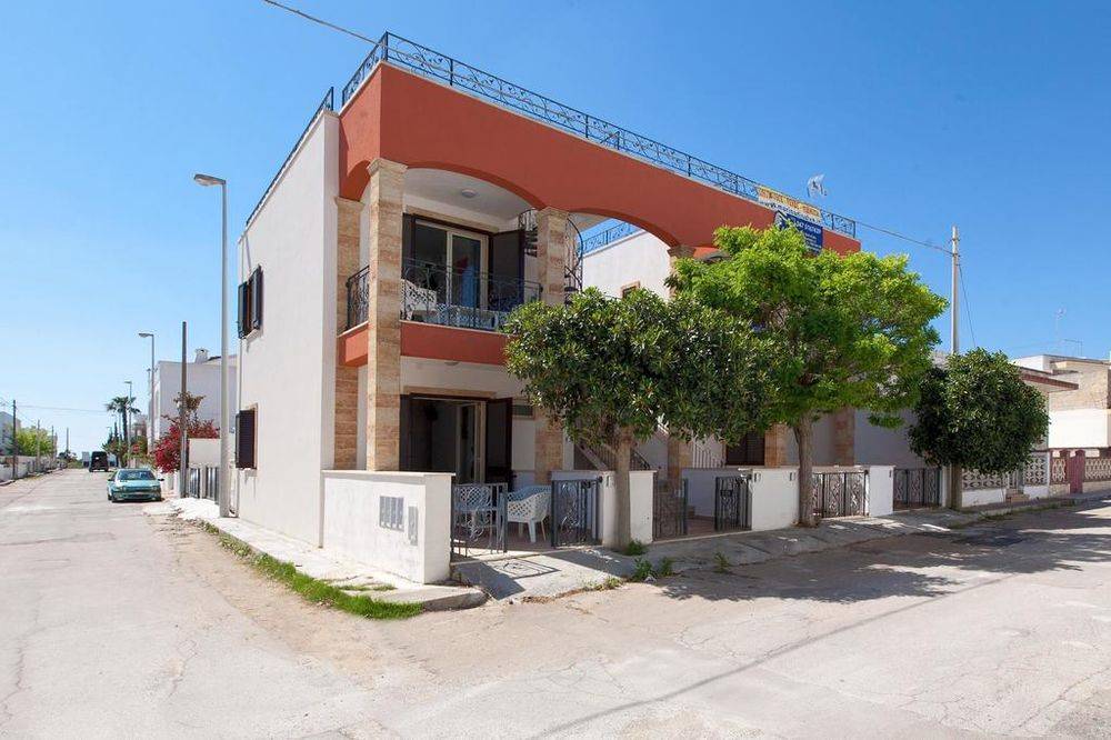 casa indipendente in vendita a Salve in zona Torre Pali