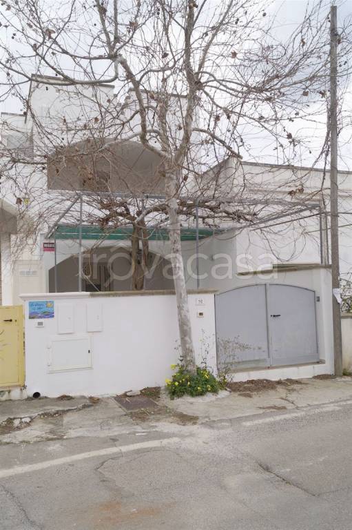 appartamento in vendita a Salve in zona Torre Pali
