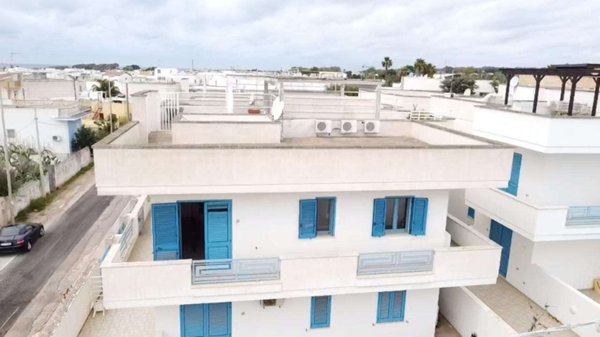 appartamento in vendita a Salve in zona Lido Marini